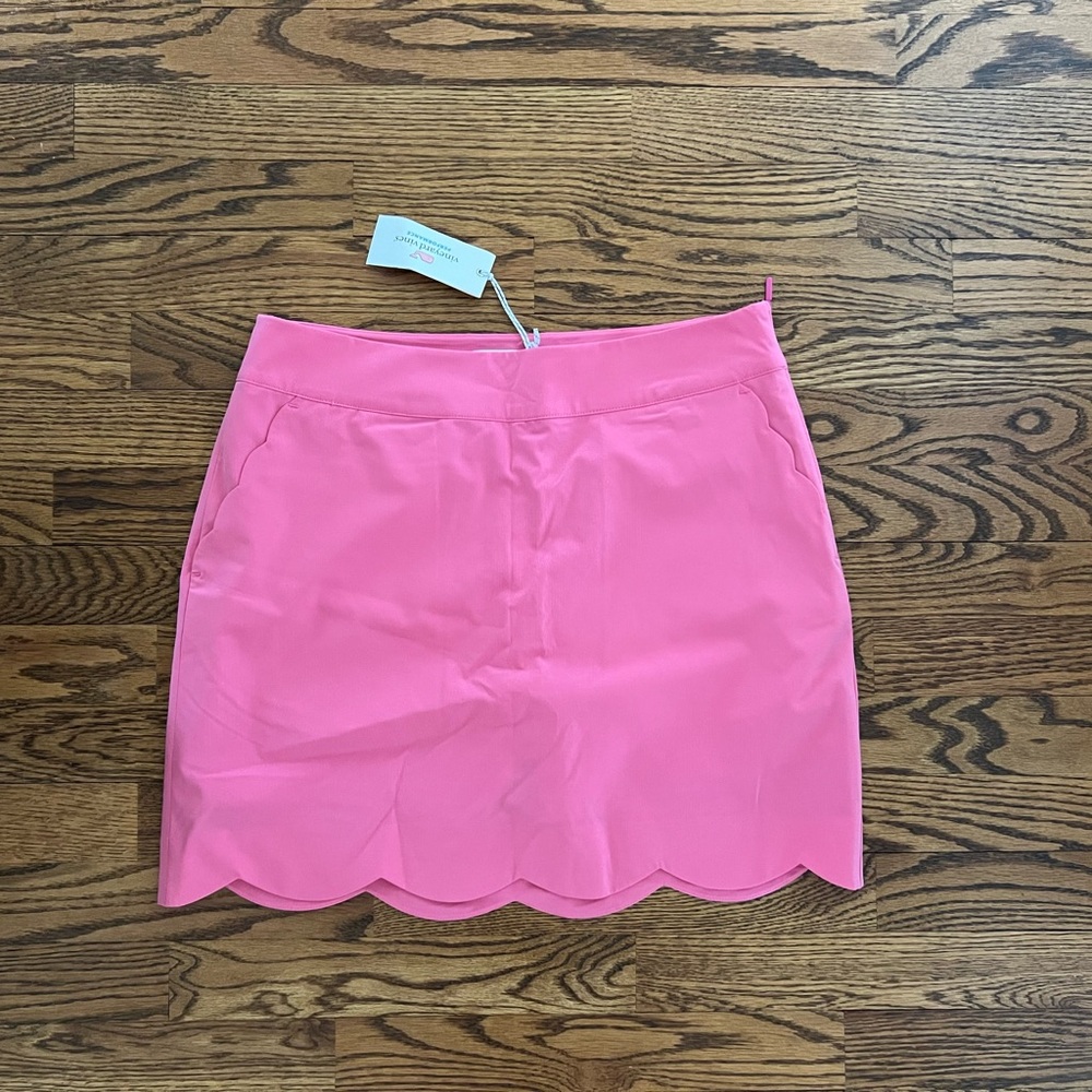 Vineyard Vines Performance Golf 17” Scallop Skort sz 6. Sweet Taffy. NWT